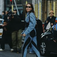 Jeansjacke von Lidl Frau mit stylisher Jeansjacke