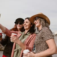 Freundinnen machen ein Selfie