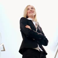 Frau mit Anzug