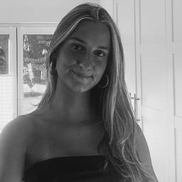 Autorenprofil von Julia Karaula