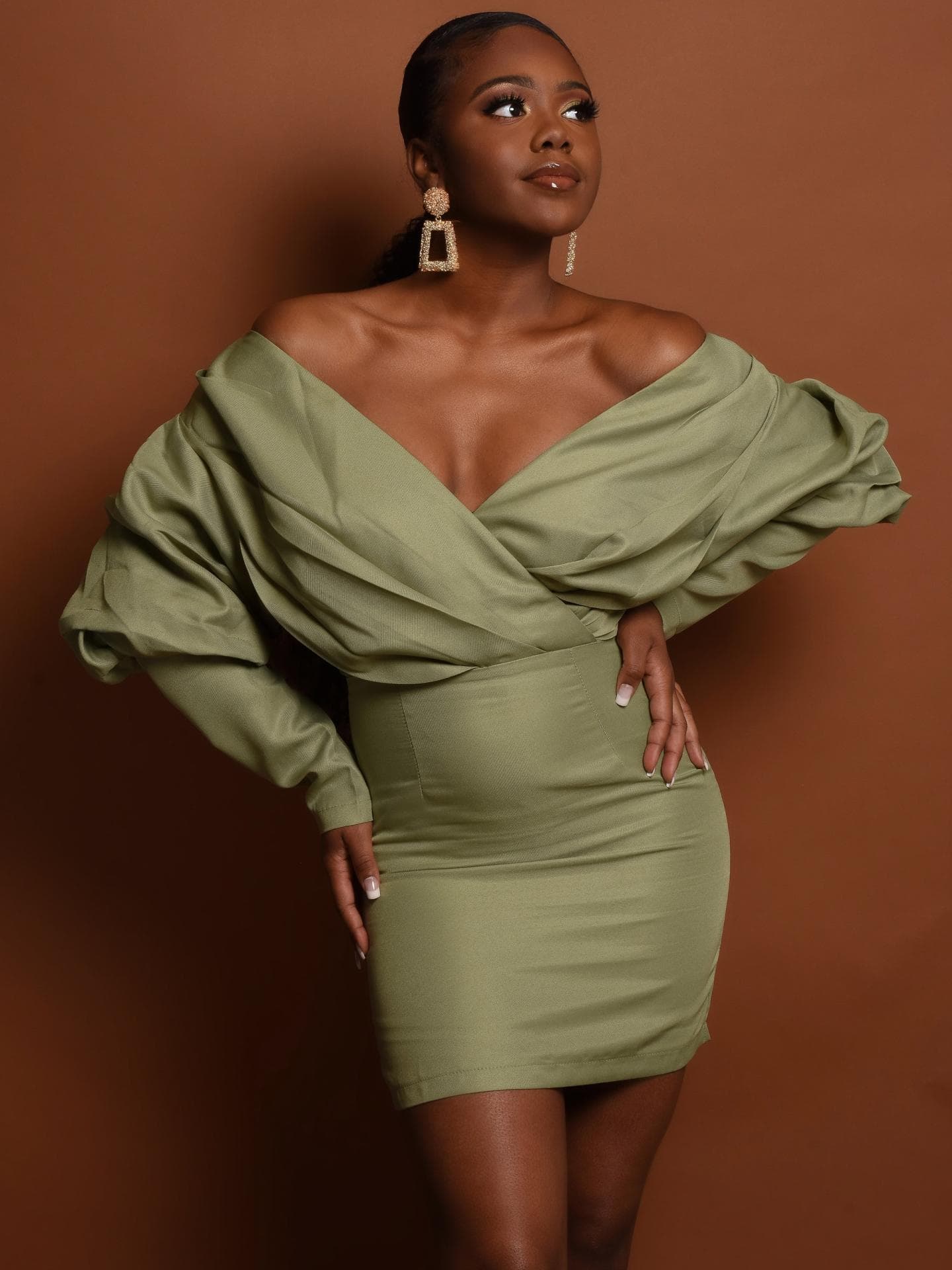Frau im Kleid