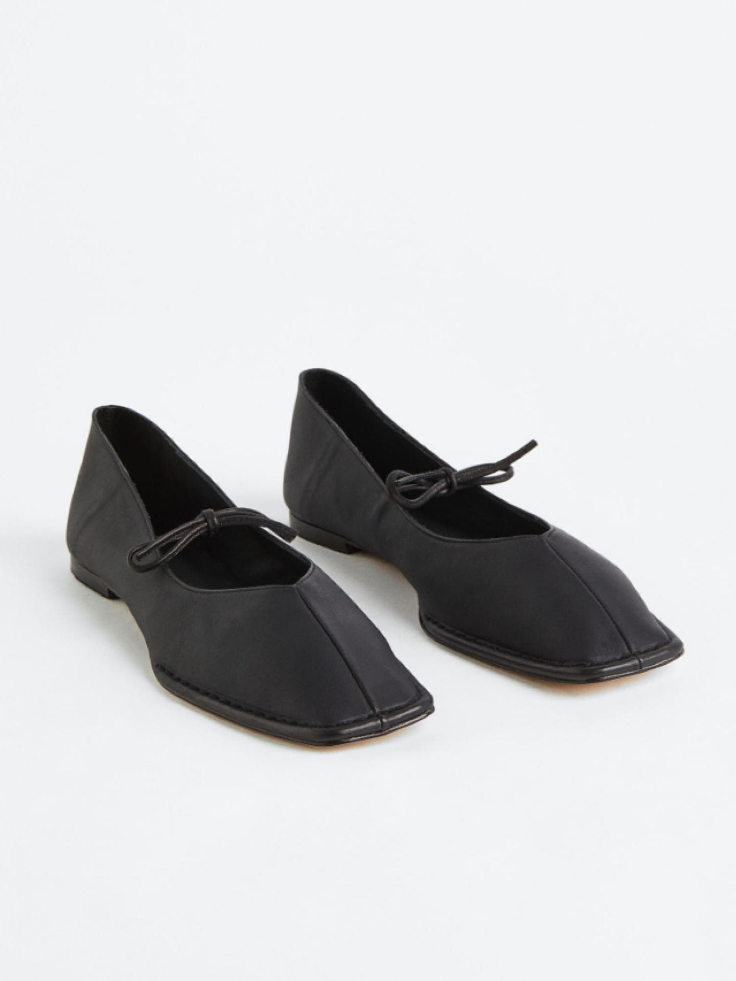 schwarze Ballerinas mit Schleife