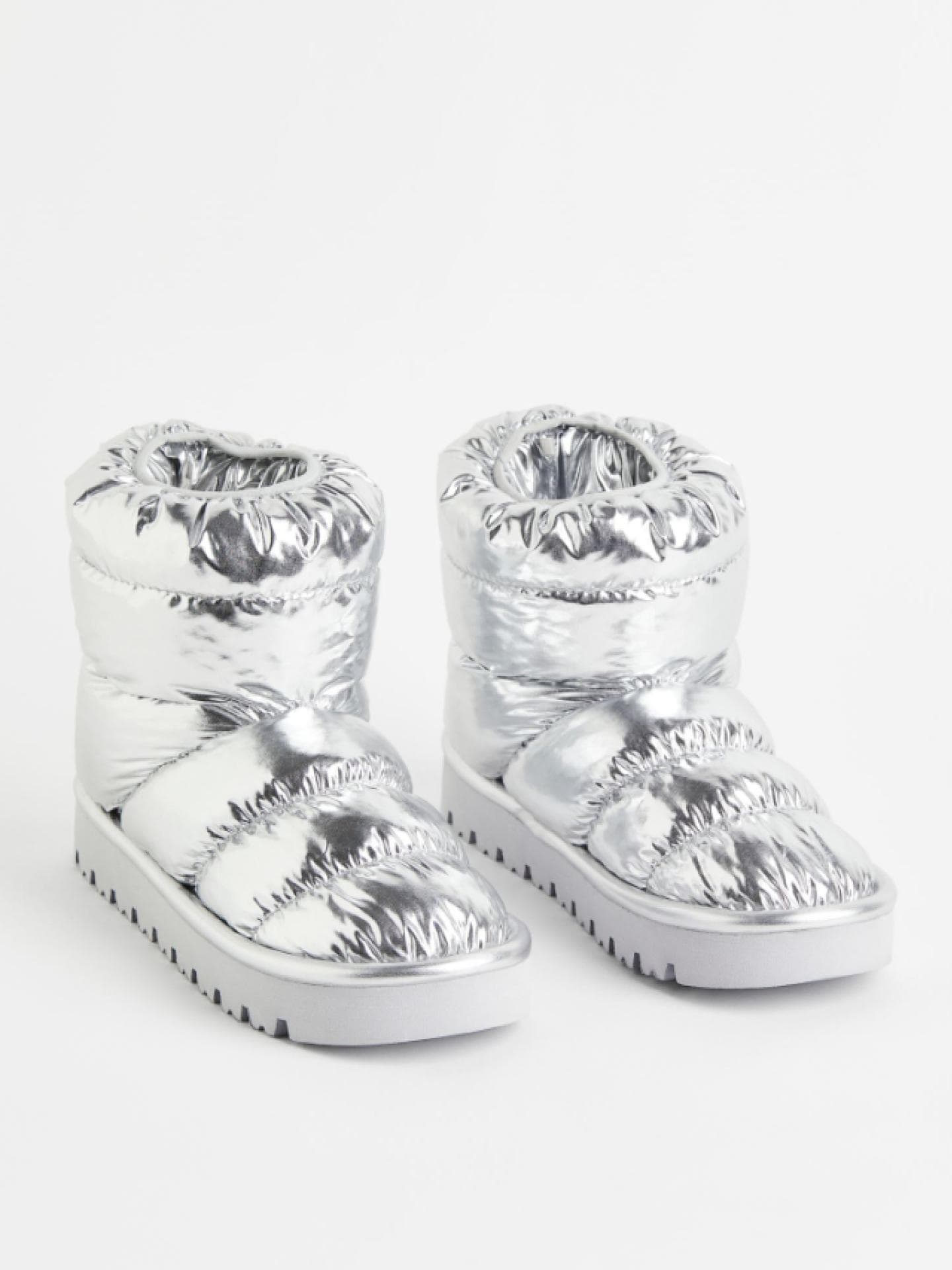Silberfarbene gesteppte Stiefel von H&M