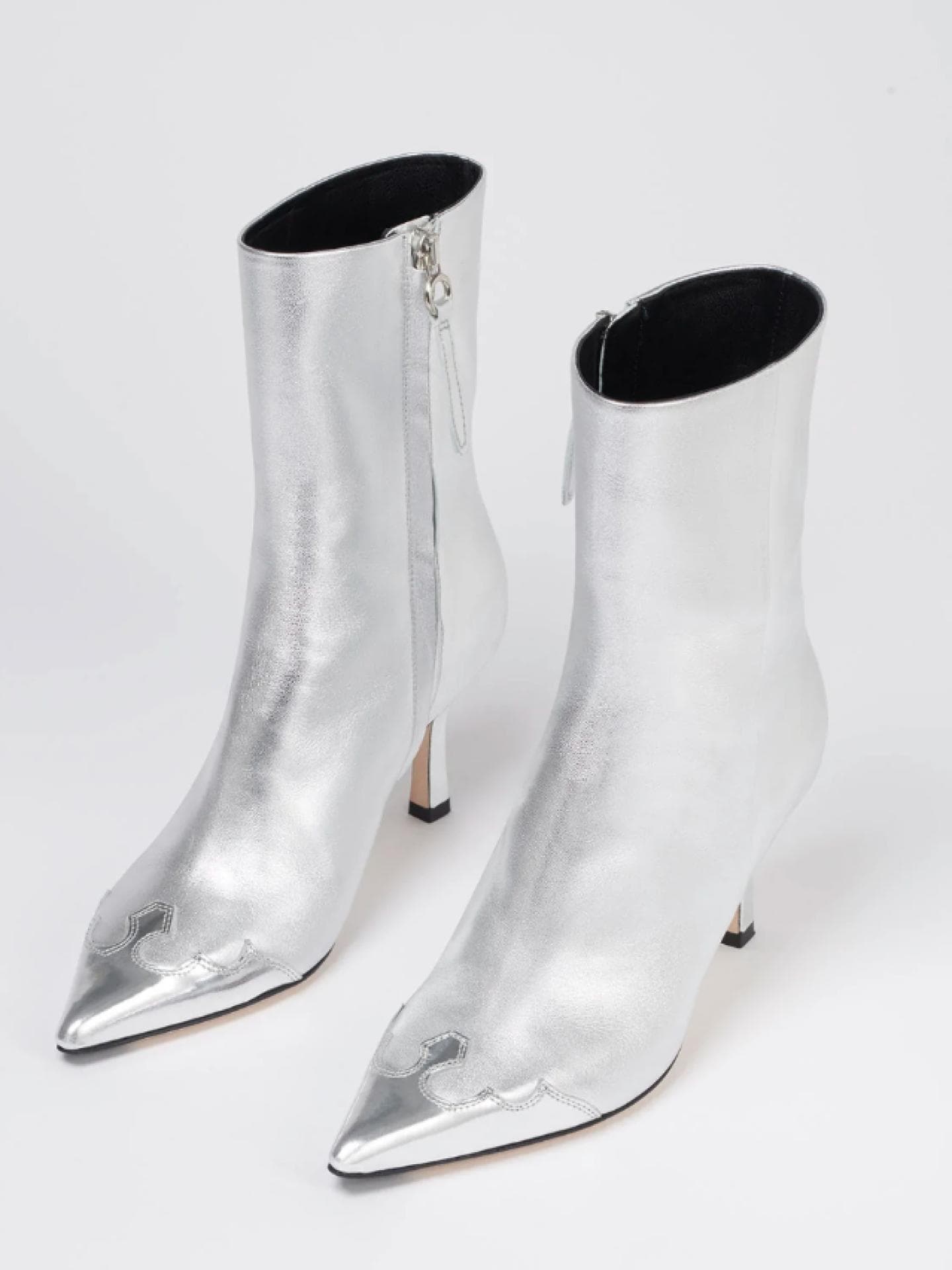 Silberne Stiefel von Aeyde