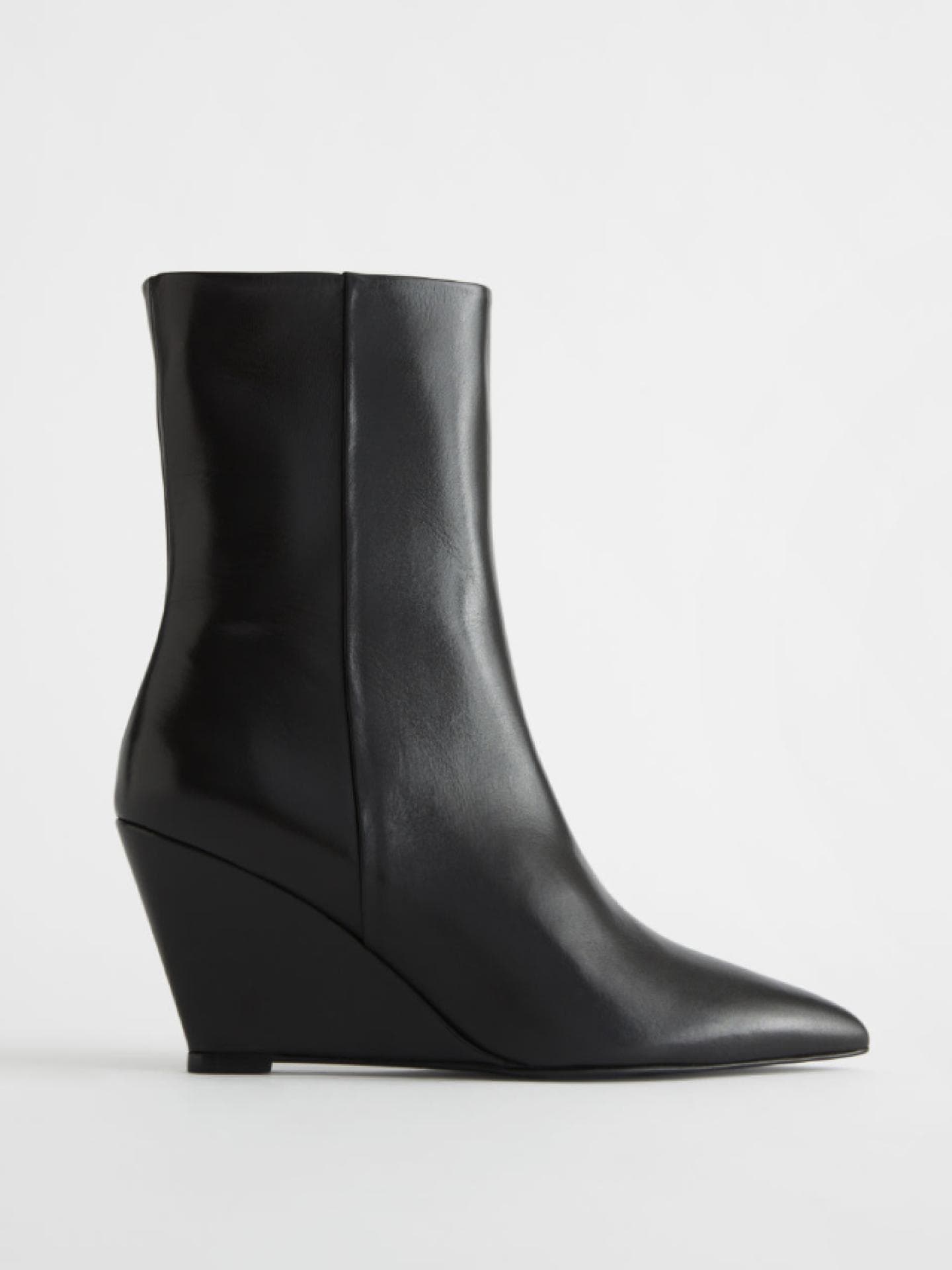Stiefel mit Keilabsatz von & Other Stories