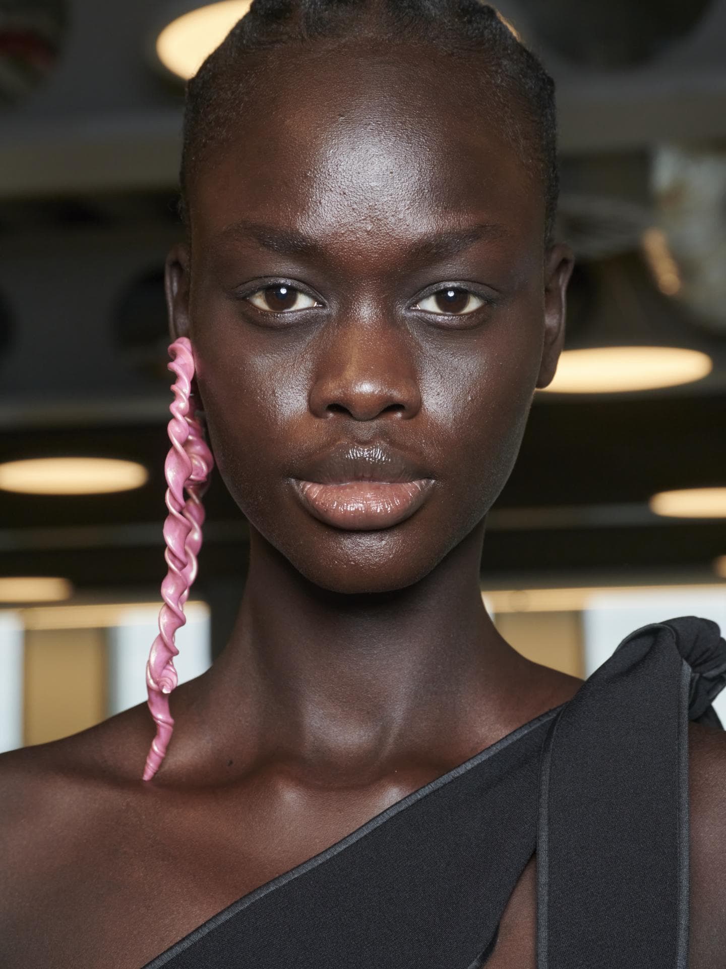 Yuzefi Herbst Winter 2023 Beauty 
