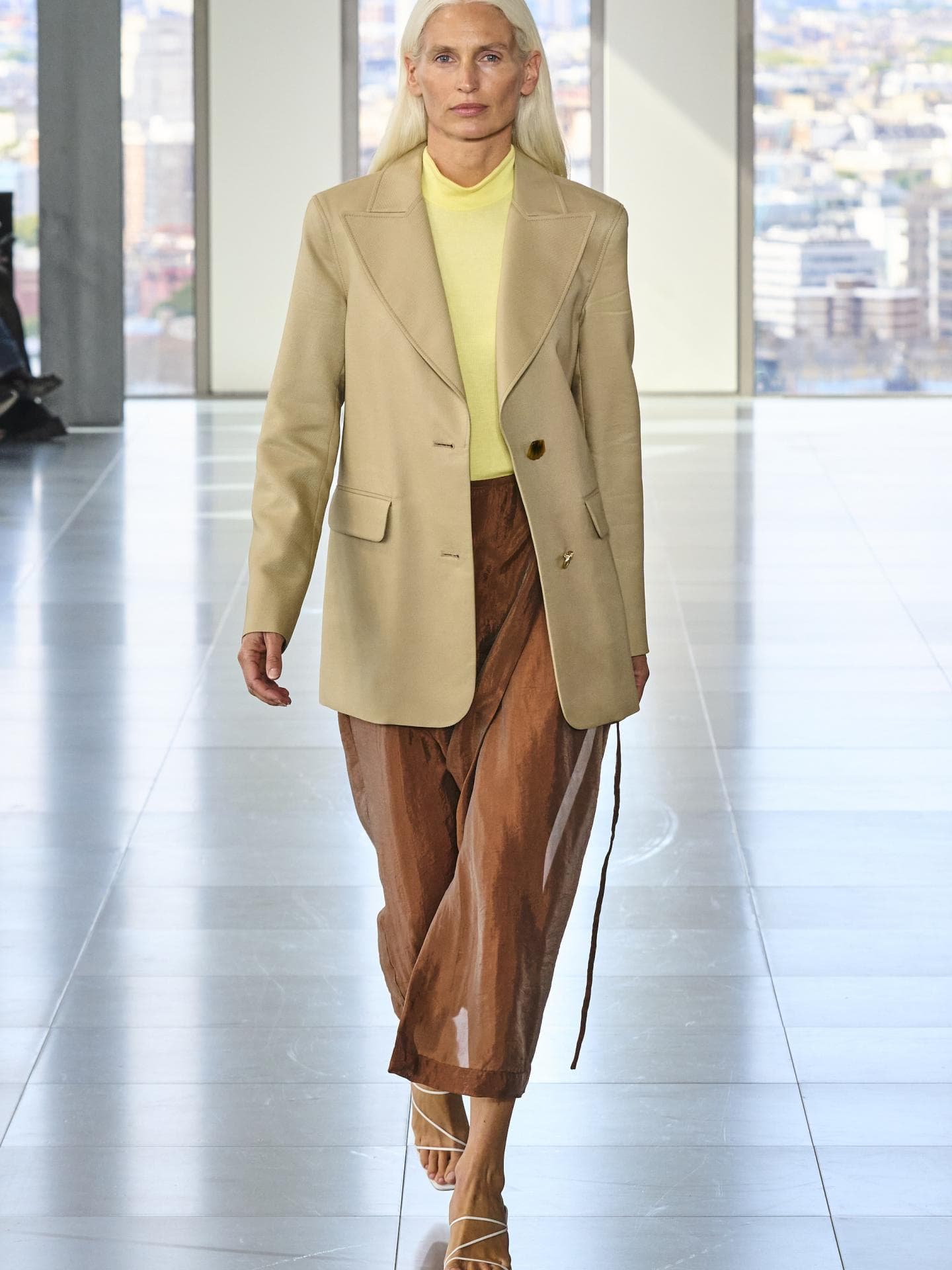 Rejina Pyo Frühling Sommer 2023 Runway