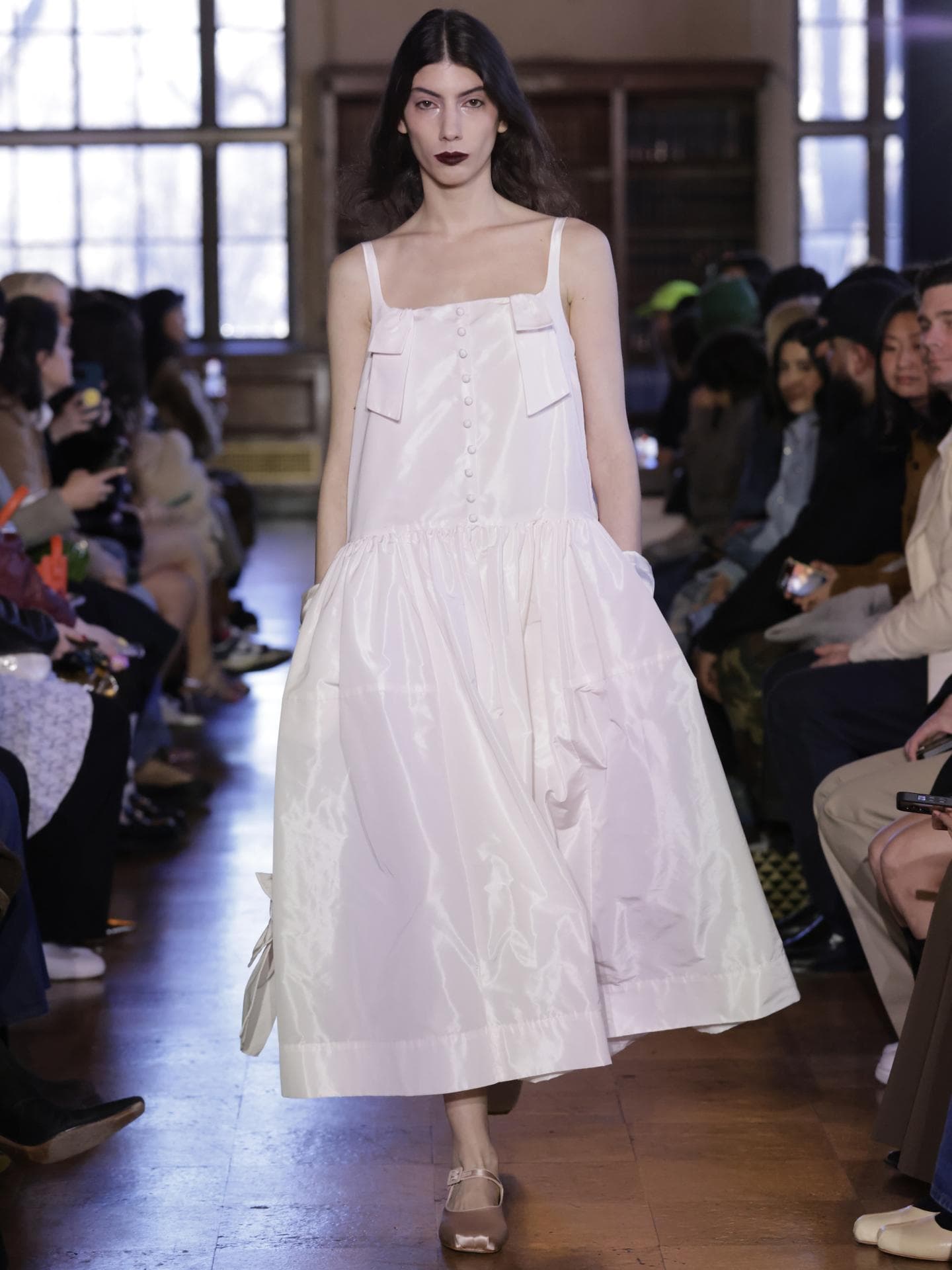 Sandy Liang Herbst Winter 2023 Runway
