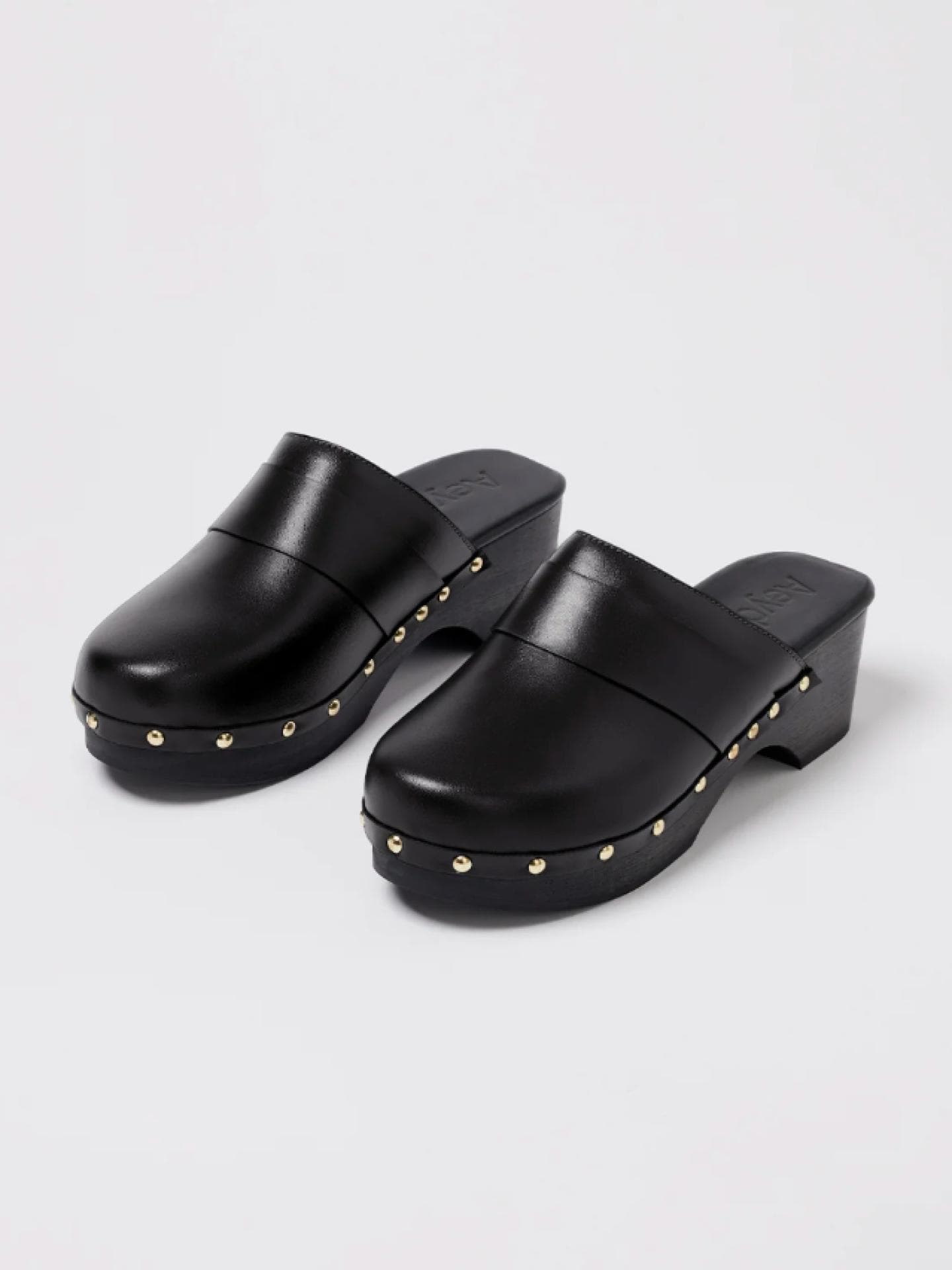Schwarze Clogs