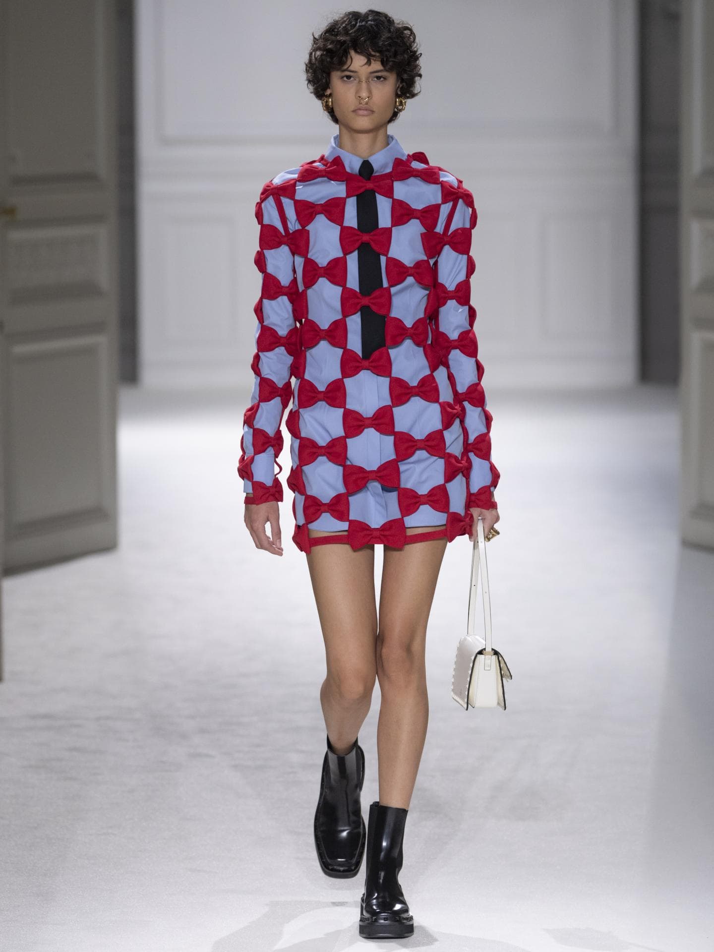 Valentino Herbst Winter 2023 Runway