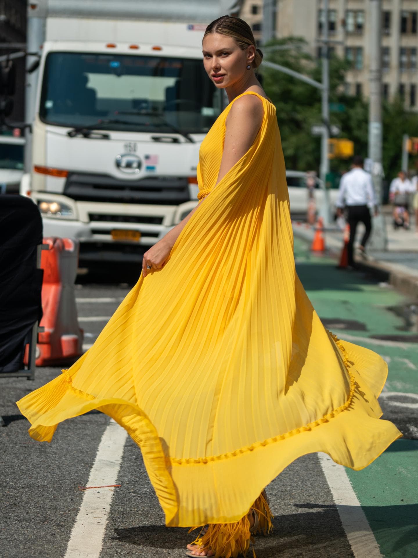 Streetstyle: Gelbes Maxikleid