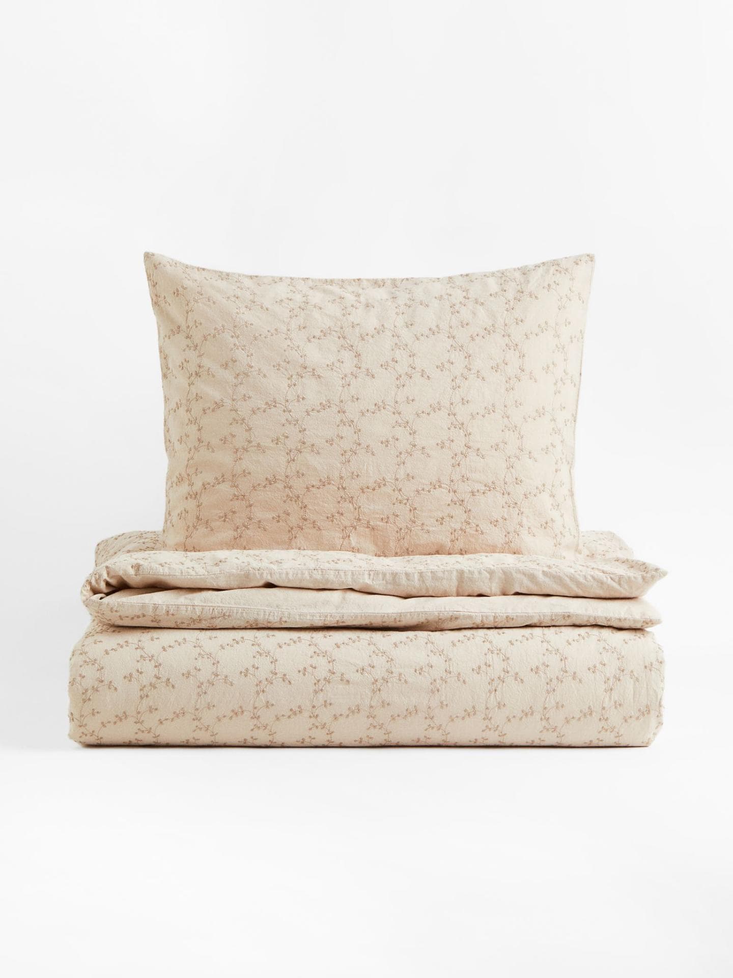 Gemütliche Baumwollbettwäsche von H&M Home, die für ein Einzelbett ideal ist.