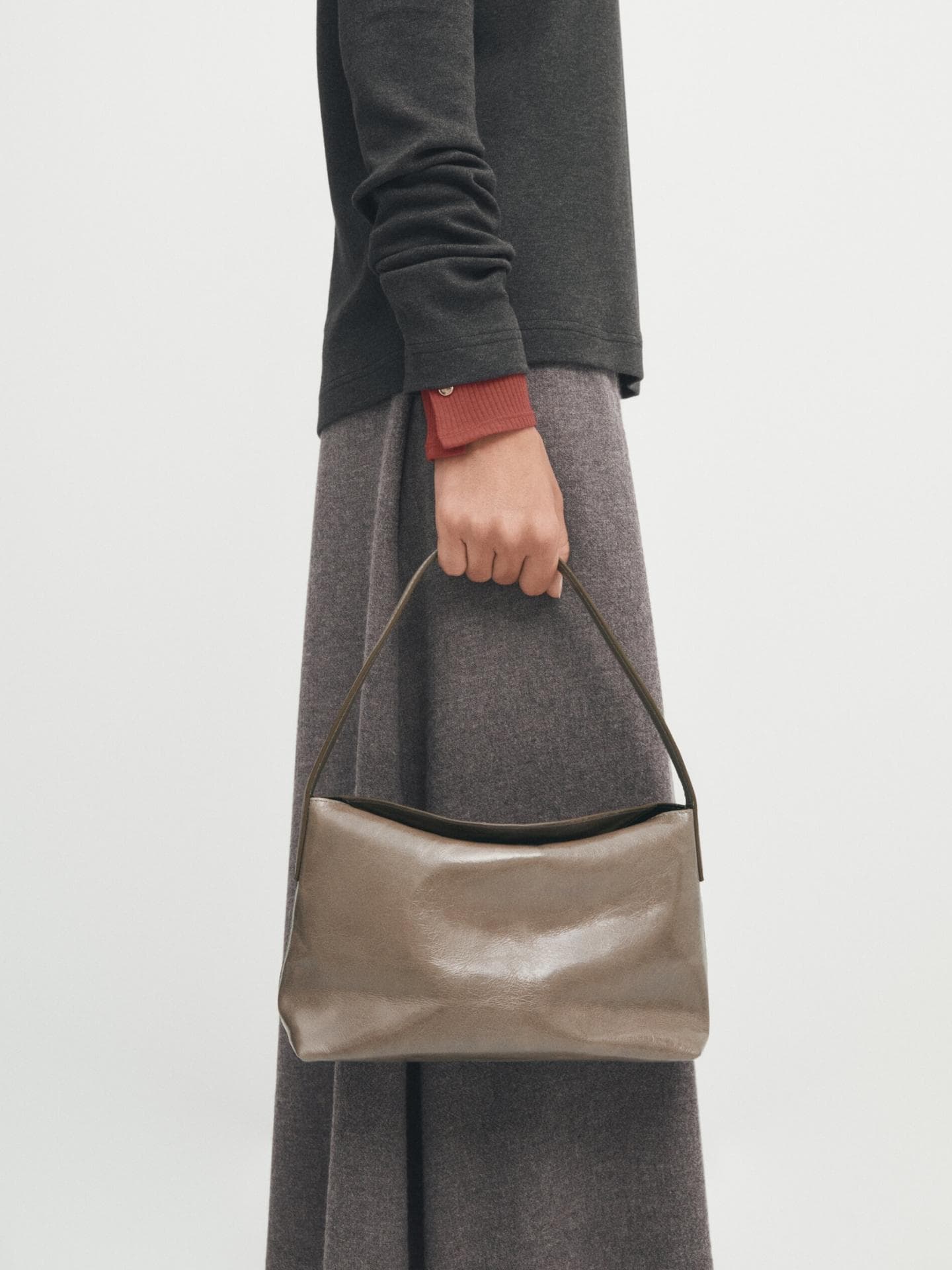 Mit dieser Leder-Tasche von Massimo Dutti kommen wir stilsicher durch Herbst Tasche von Massimo Dutti