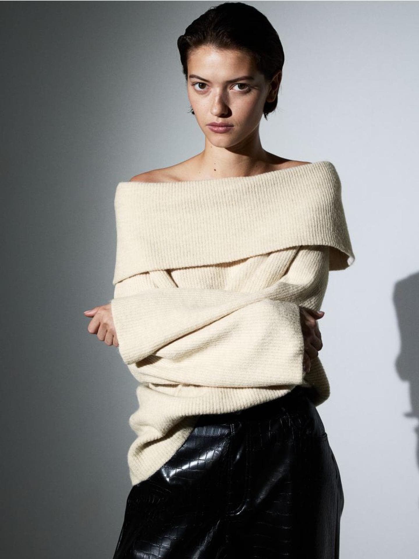 Beigefarbener Rollkragenpullover