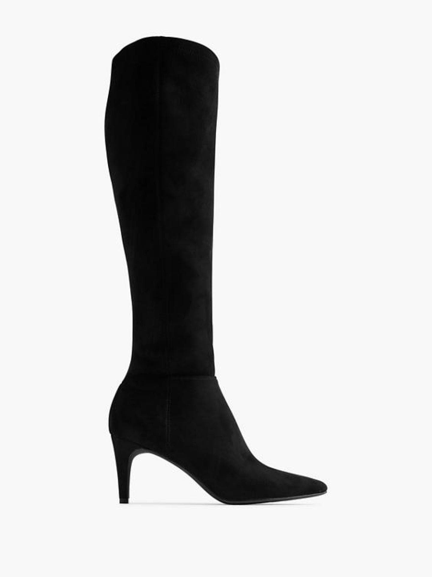 Schwarzer Stiefel mit spitzer Leiste