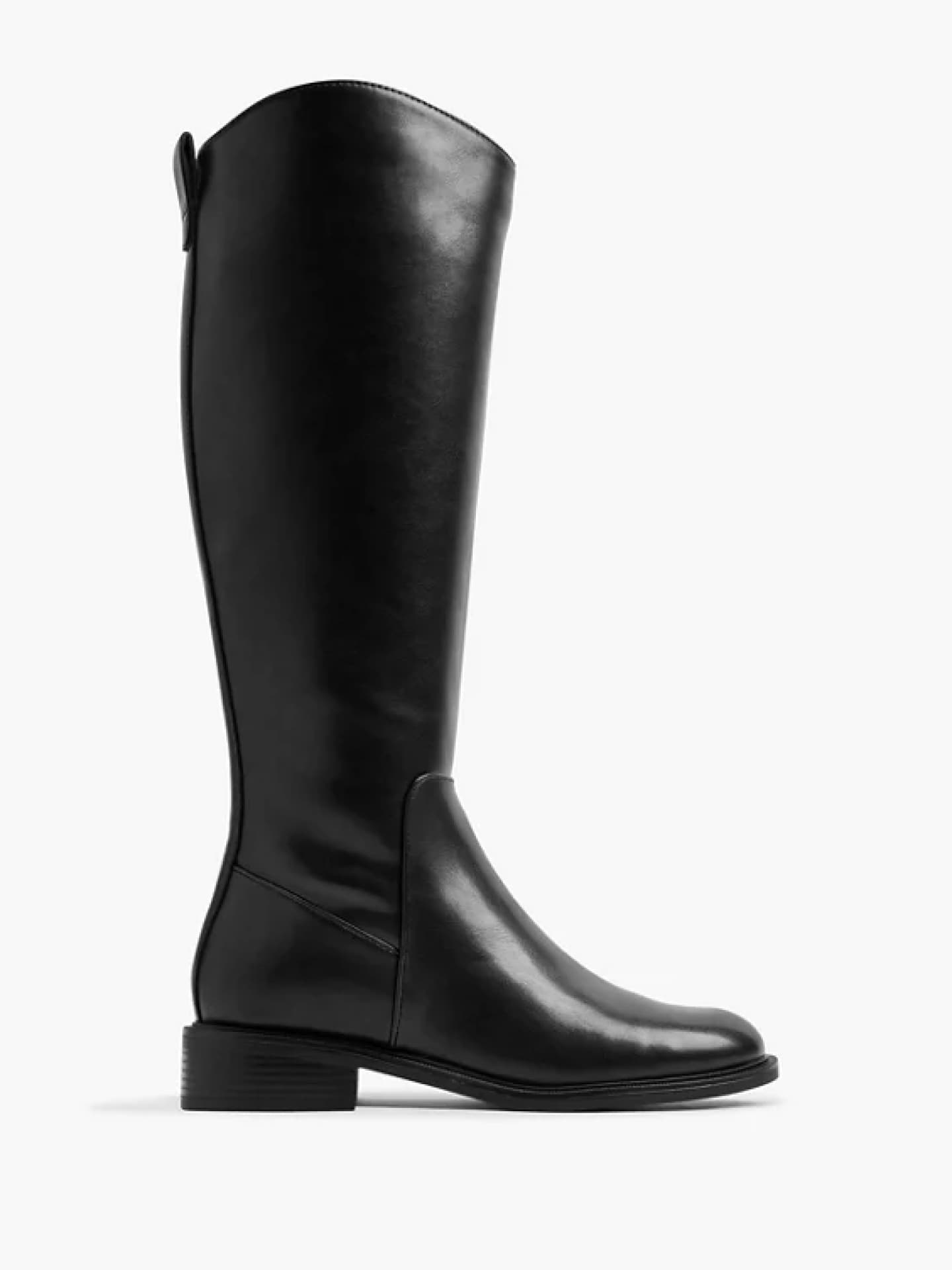 Klassisch schwarzer Stiefel