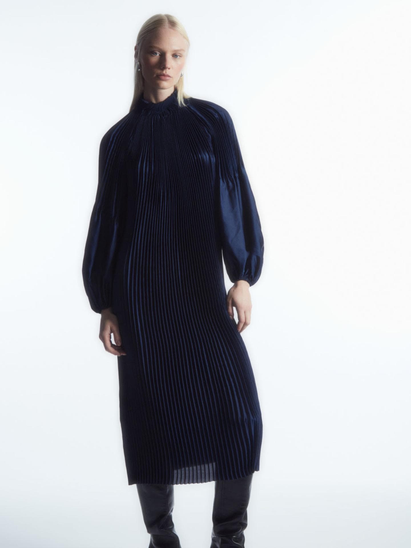 Kleid mit Ballonärmeln von COS
