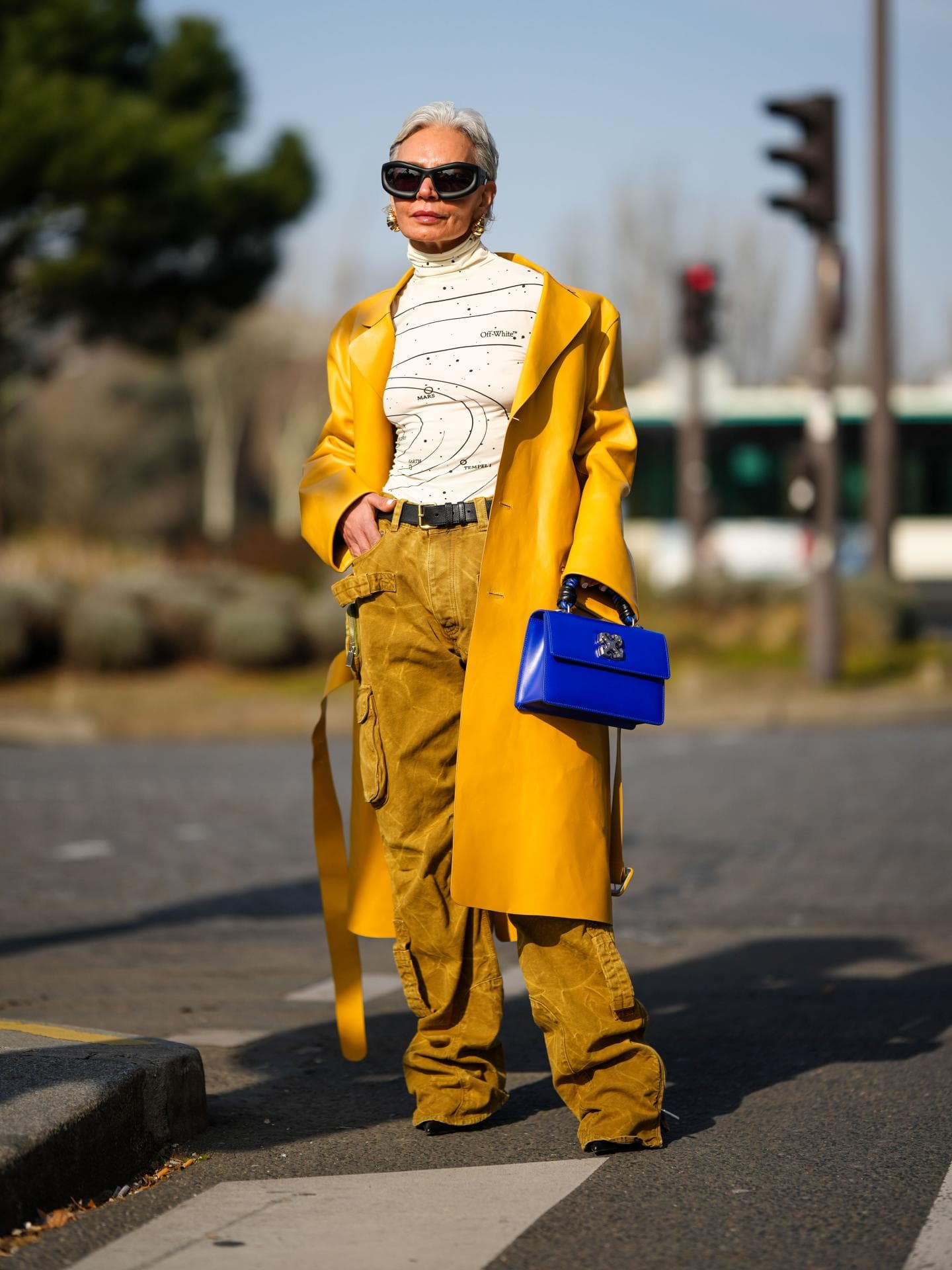 Grece Ghanem in einem gelbem Look