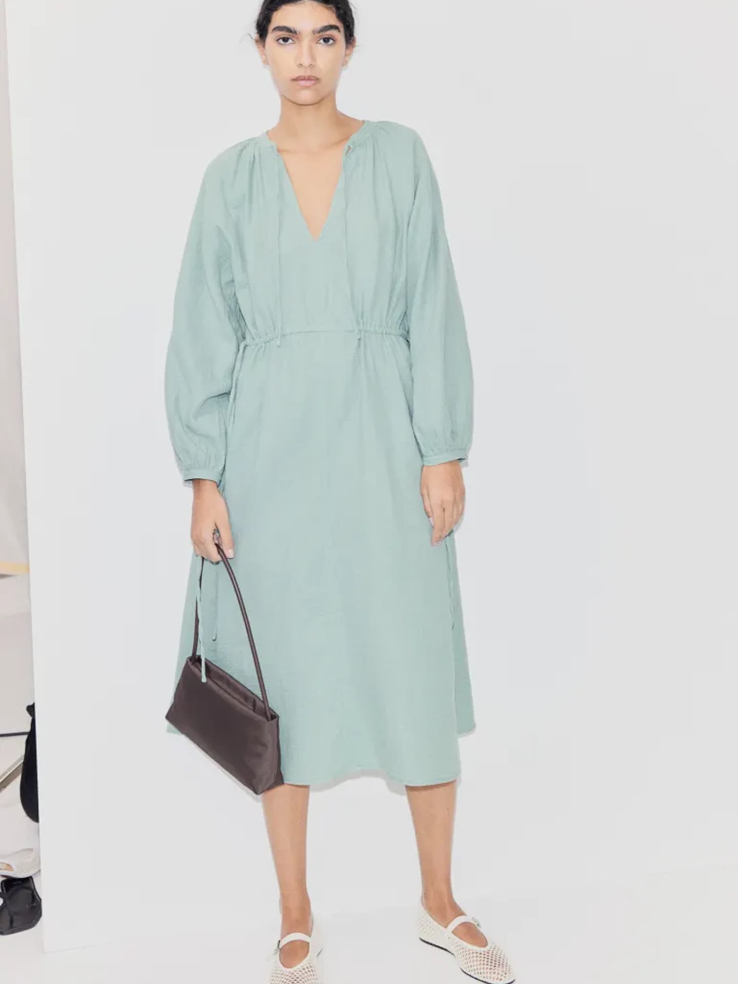 Türkisfarbenes Midikleid