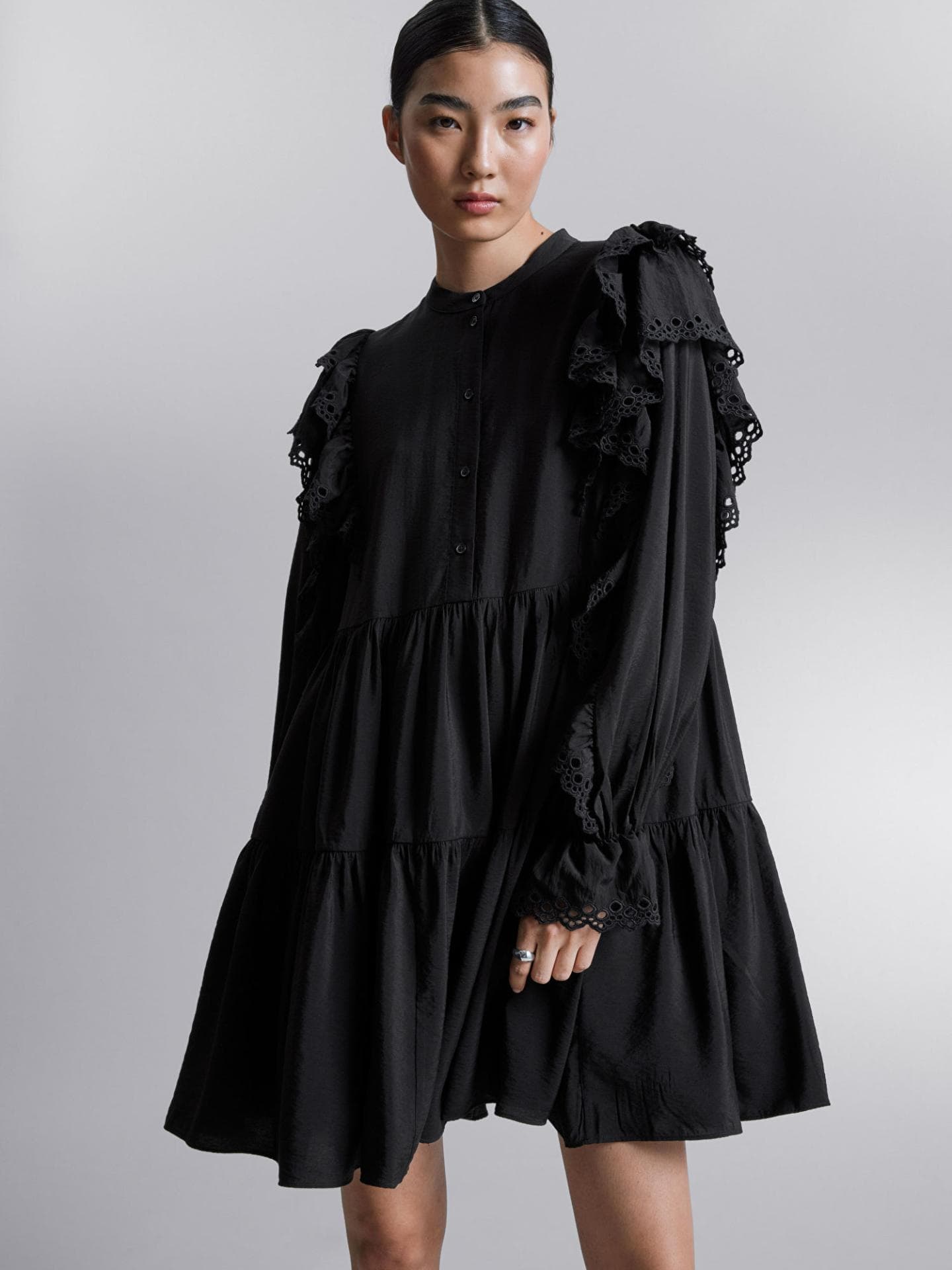 Schwarzes Minikleid