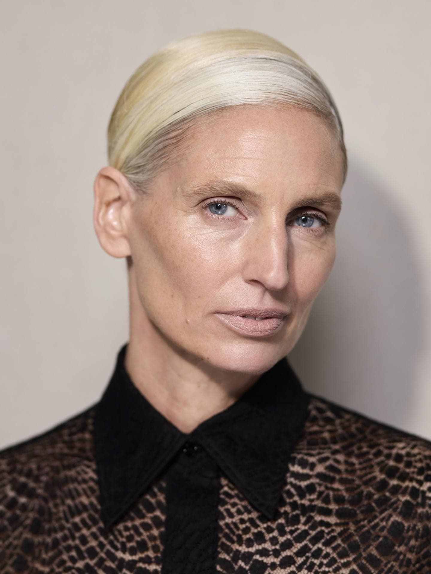 Getönte Sonnencremes Frau mit leichtem Make-up