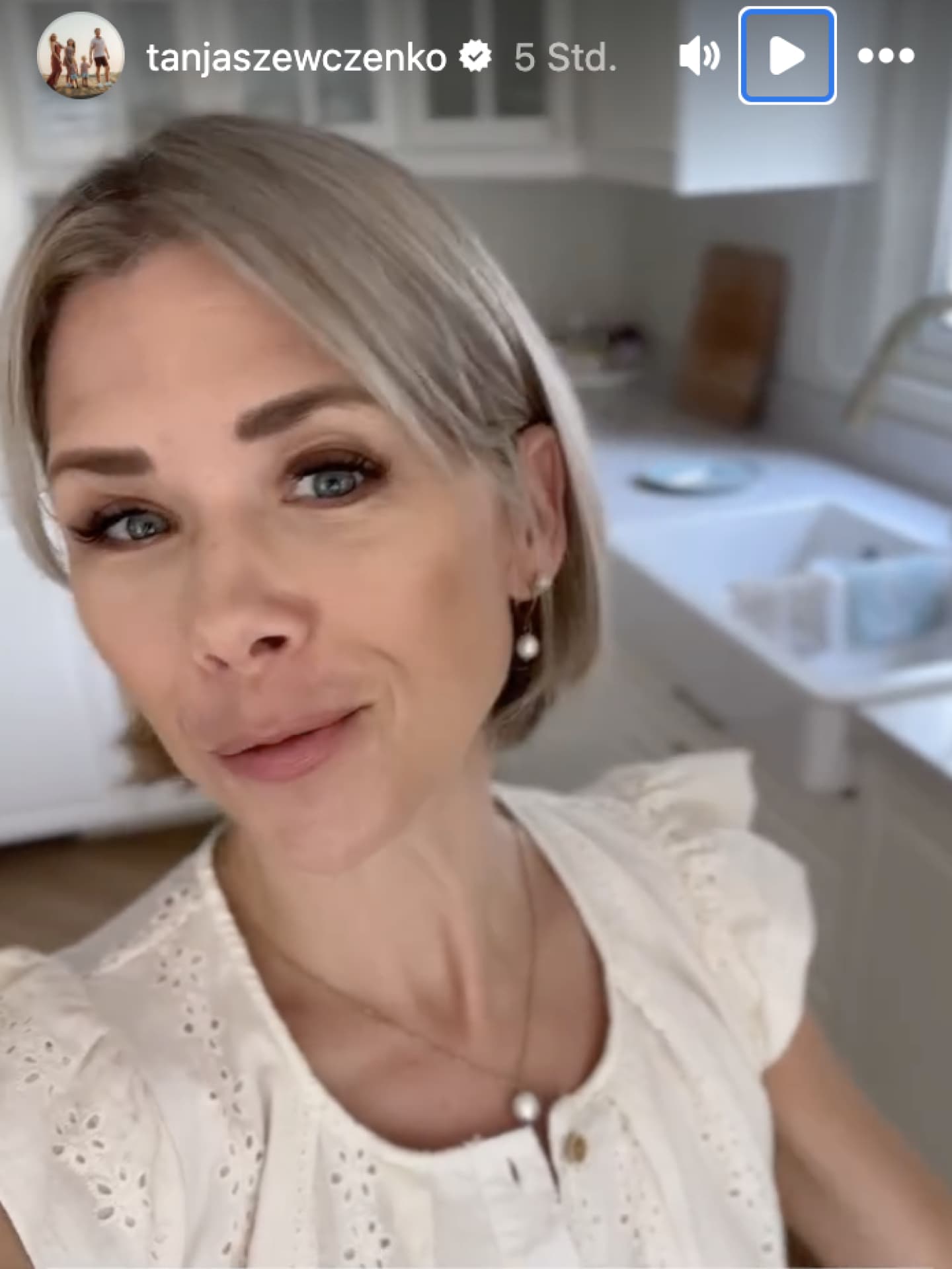 Tanja Szewczenko mit einem kurzen Bob.