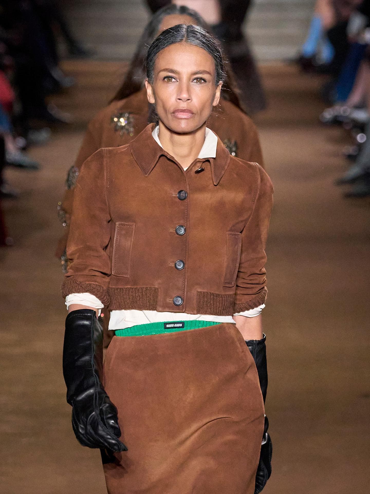 Miu Miu Model mit grauem Haar