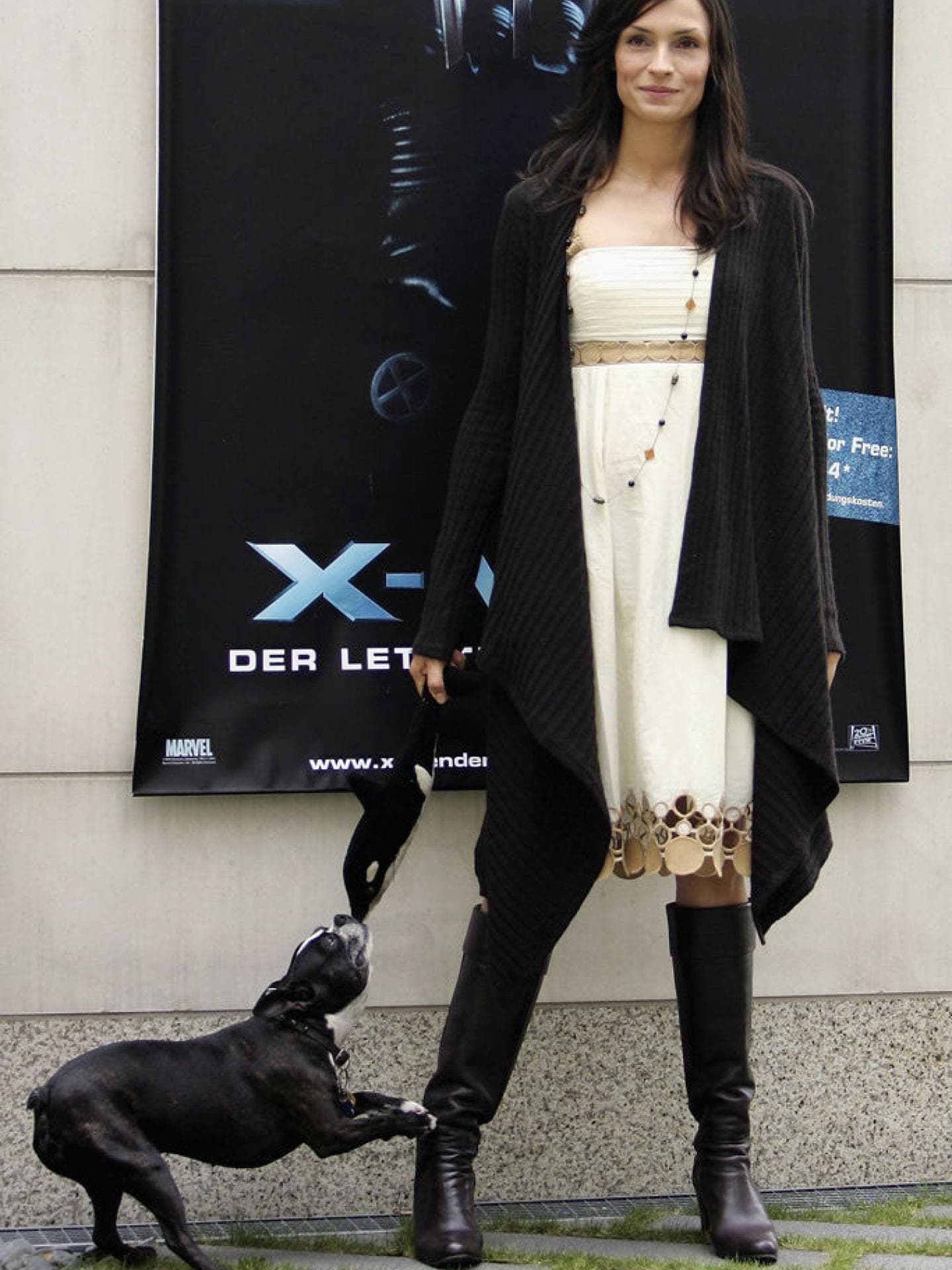 Famke Janssen & Hund Licorice