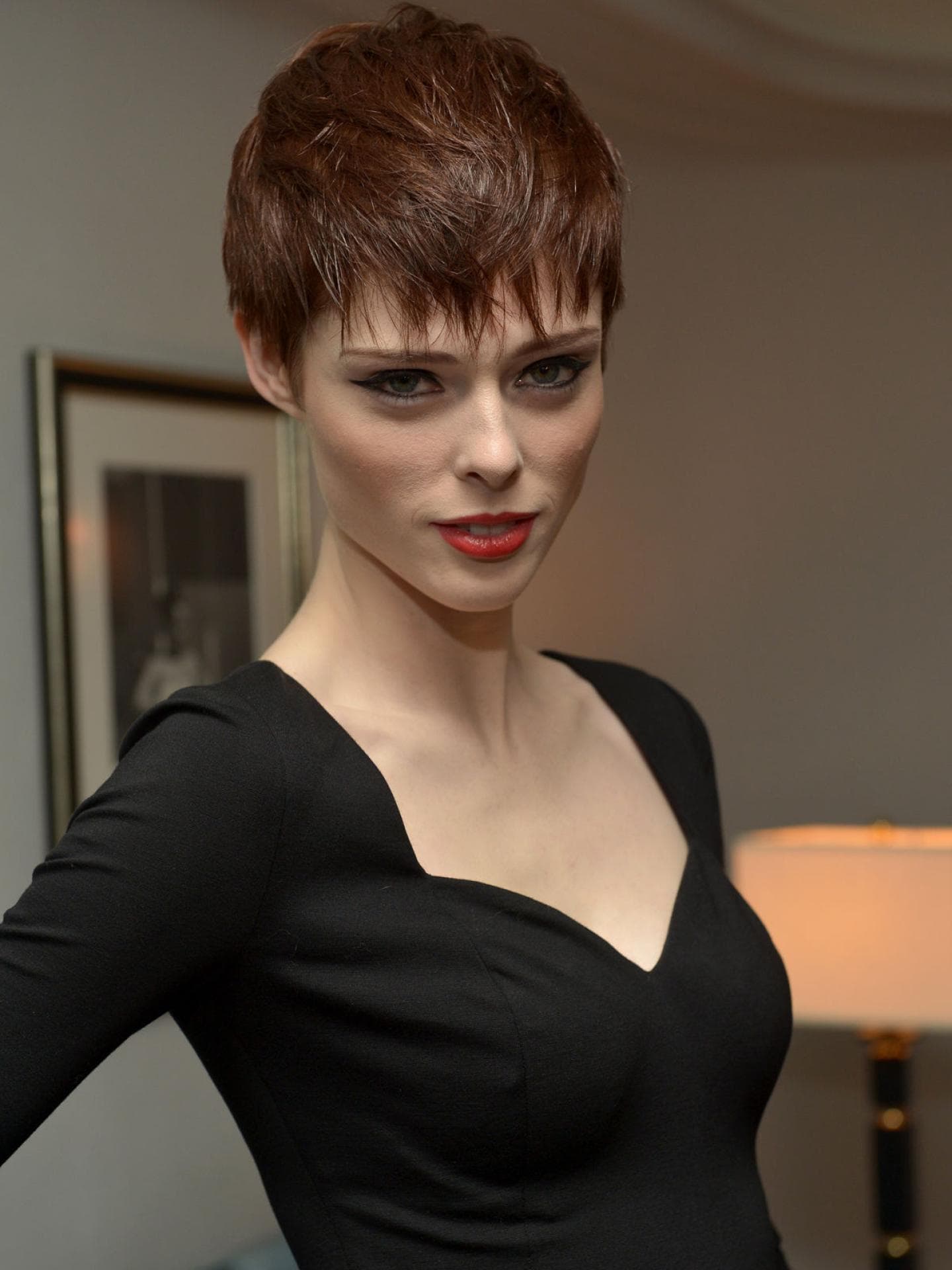 Coco Rocha mit kurzen Haaren.
