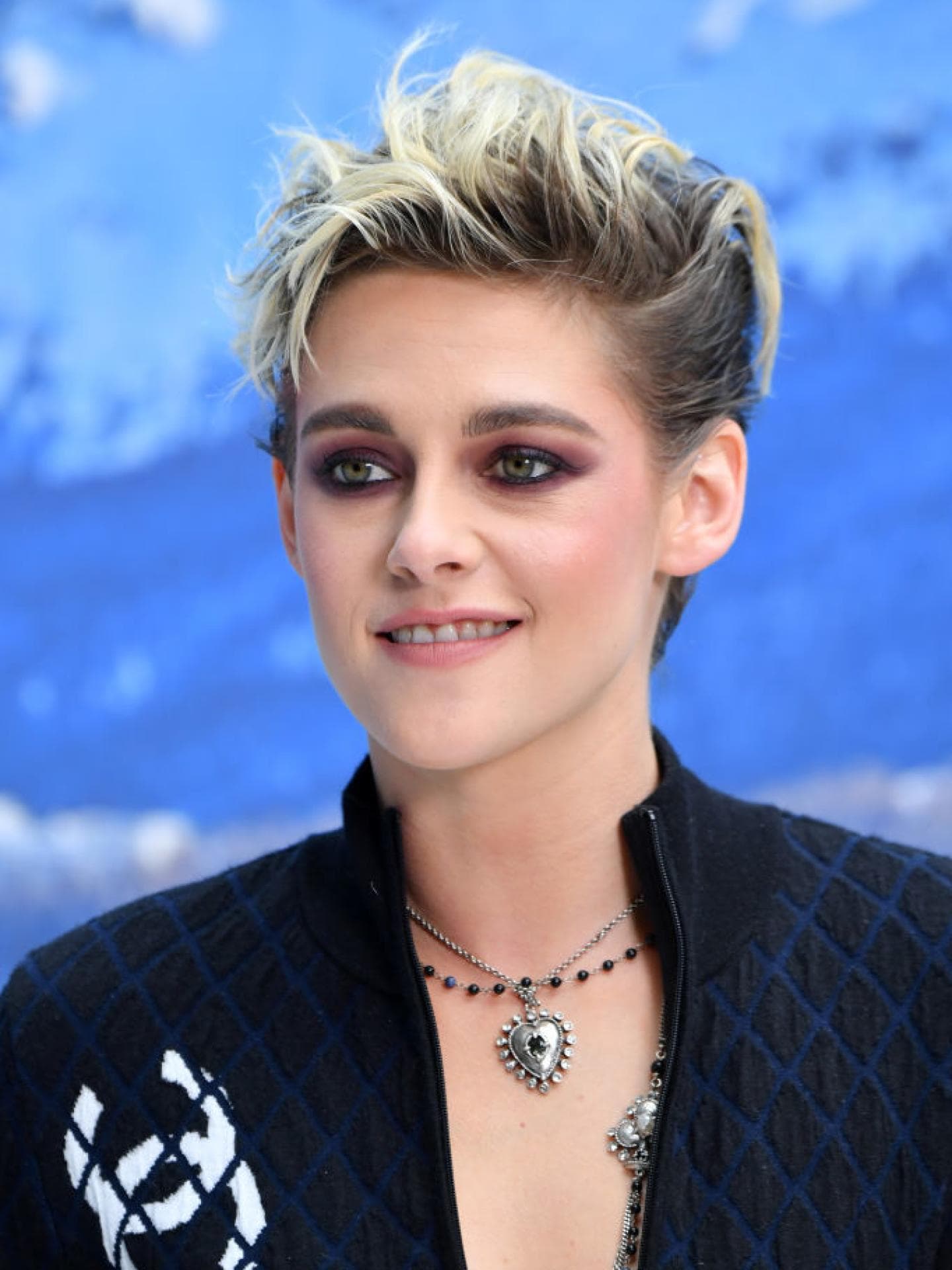 Kristen Stewart mit kurzen blonden Haaren