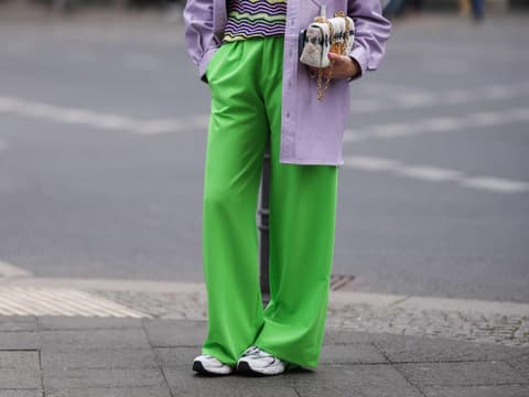 Sneaker grüne Hose