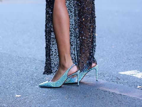 Frau mit Pumps