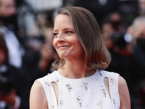 Welches Shampoo graue Haare zum Glänzen bringt, erfährst du hier. Jodie Foster auf den Filmfestspielen in Cannes