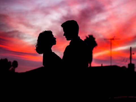 Sternzeichen September Liebe Mann und Frau verliebt