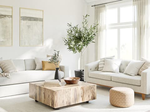 Wohnzimmer in Cremetönen