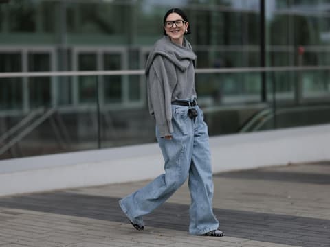 Frau mit Jeans