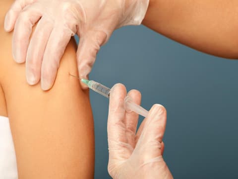 Injezierung der Hormonspritze Hormonspritze