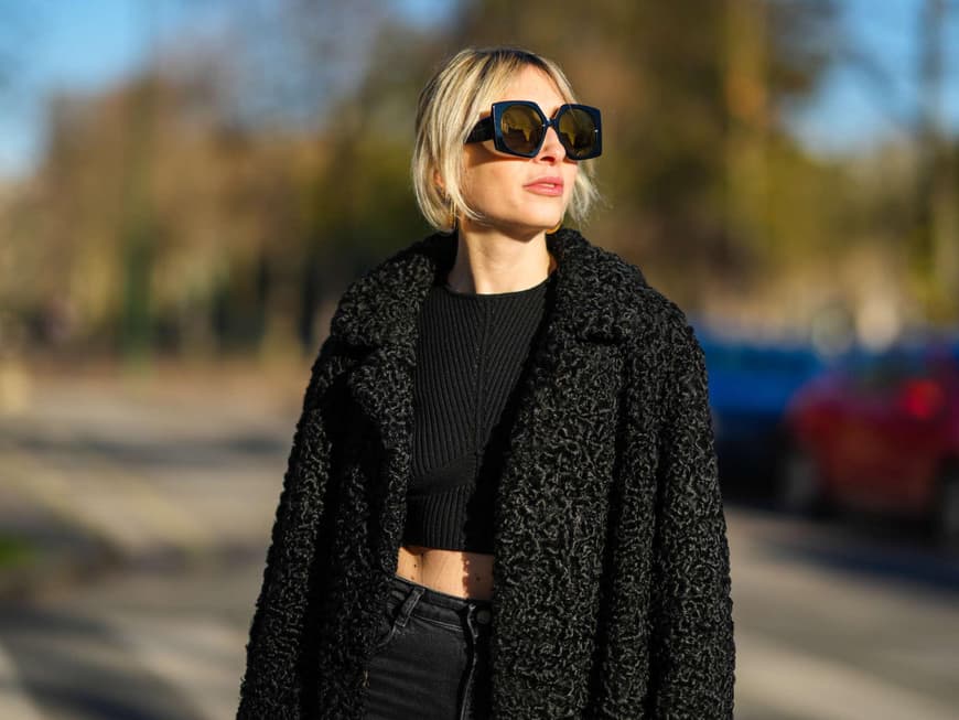 Schwarzes Outfit Emmi Venturini