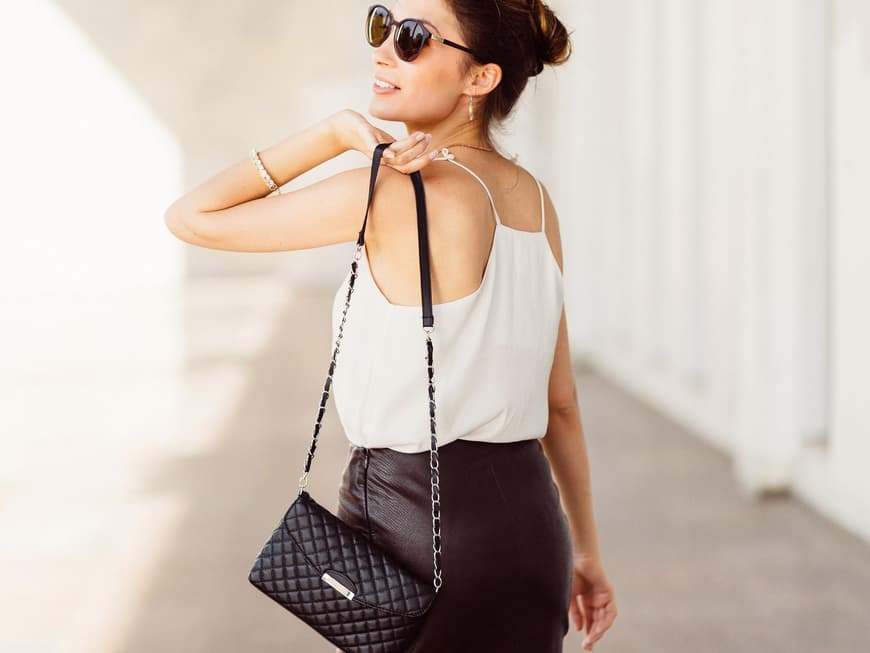 Frau mit Sonnenbrille