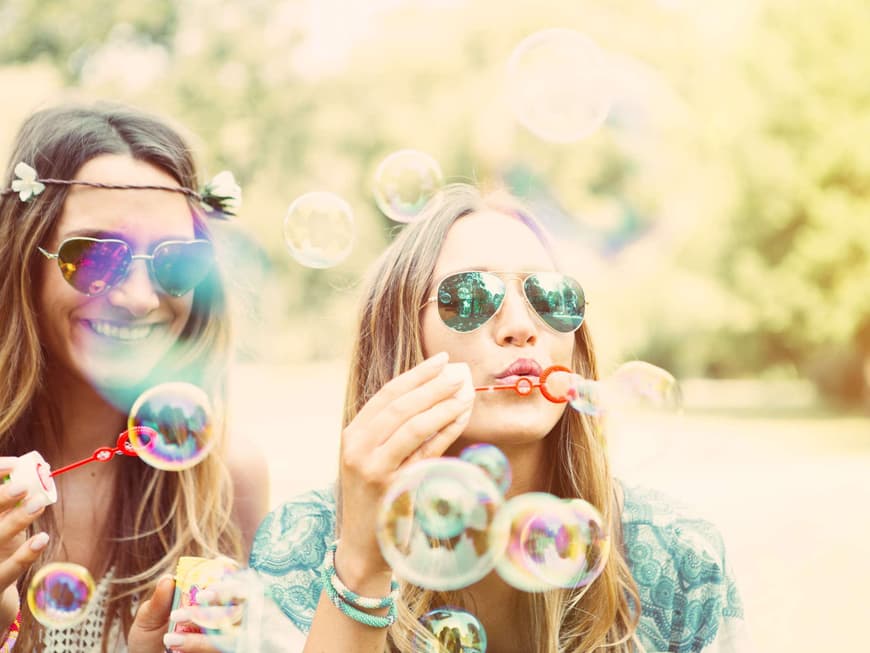 Frauen mit Sonnenbrille