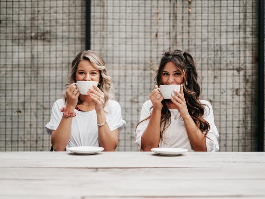 Frauen mit Kaffee