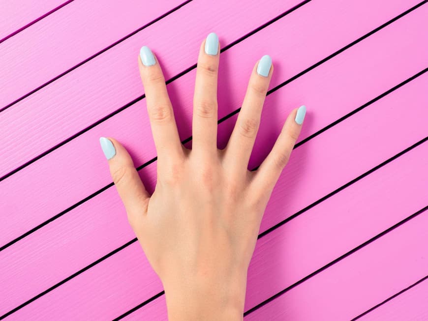 Nagellack hellblau