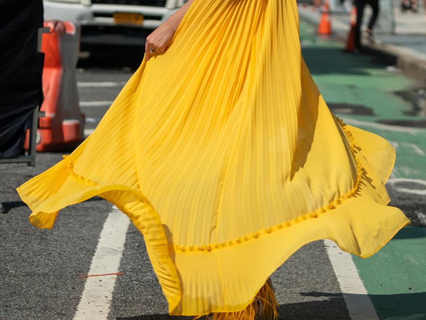 Streetstyle: Gelbes Maxikleid