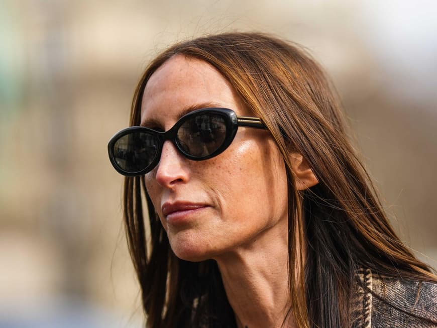 Frau mit Sonnenbrille Frau mit Sonnenbrille