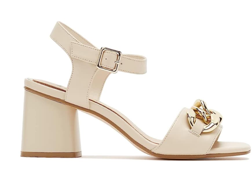 Beigefarbene Sandalen mit Midiabsatz