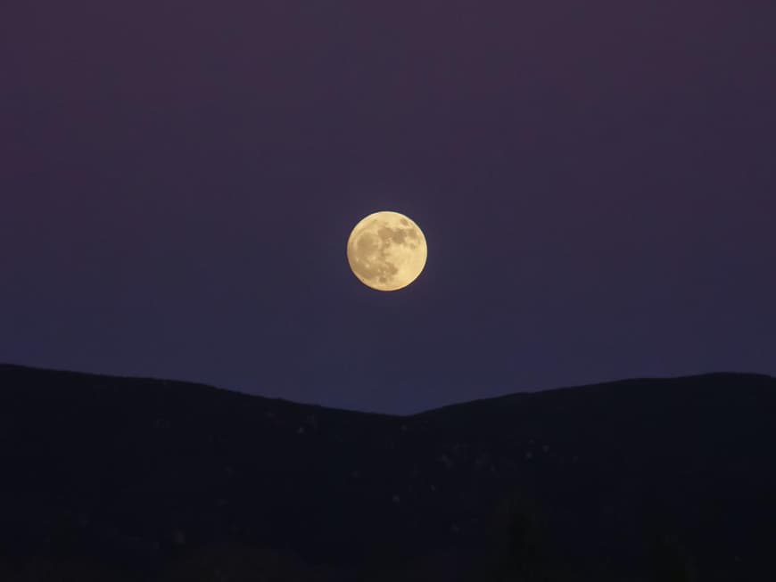 Vollmond im September Vollmond am Nachthimmel