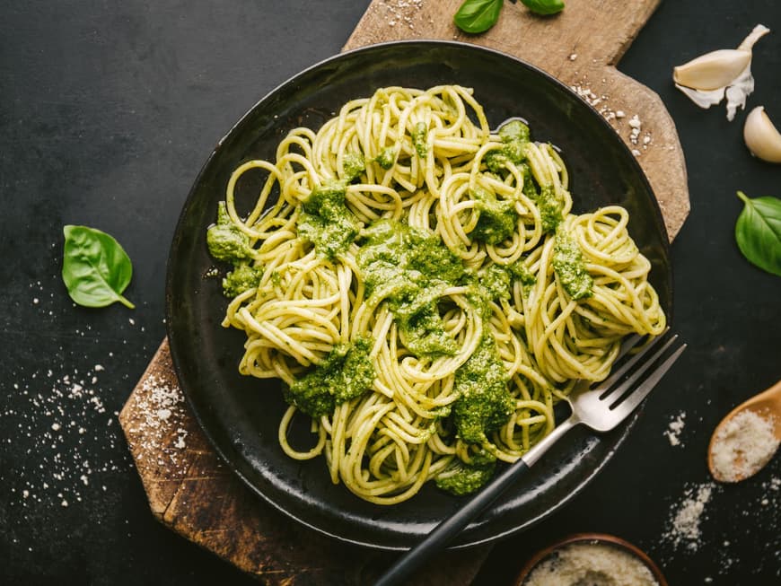 Zucchini-Pasta mit Pesto