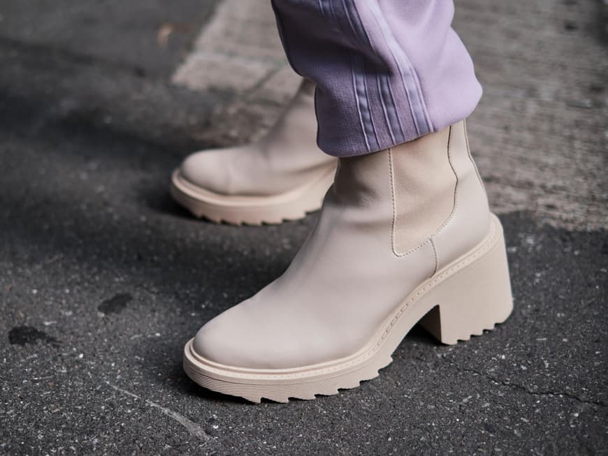Cremefarbene Chelsea Boots
