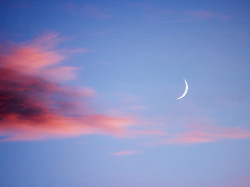 Neumond am Himmel