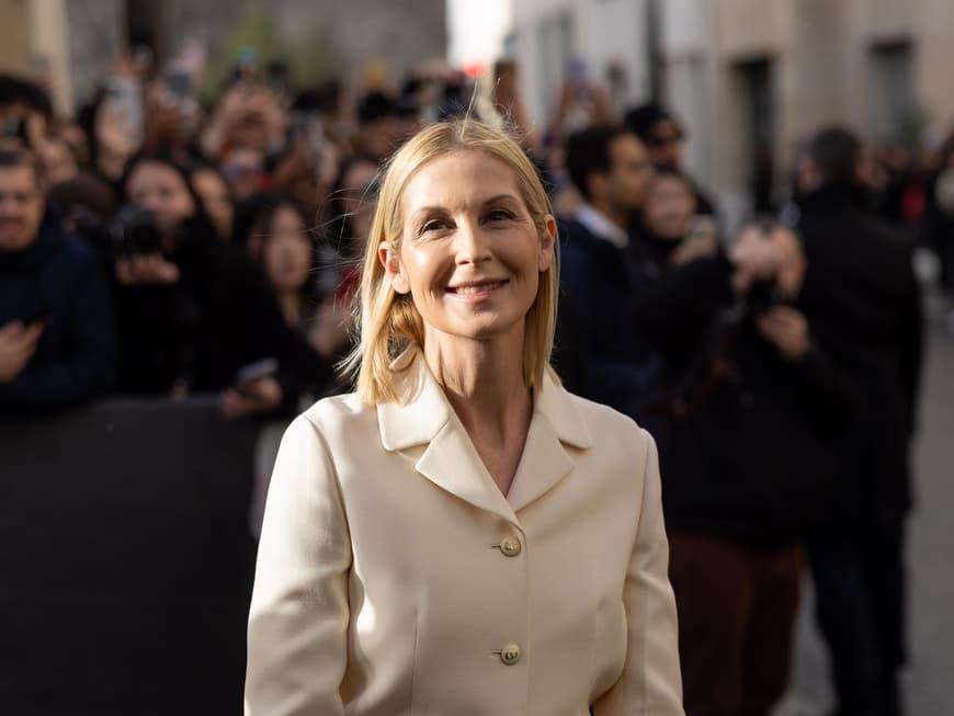 Laut Kelly Rutherford: So stylen ü50-Frauen jetzt Stiefel Kelly Rutherford auf der Fashion Week